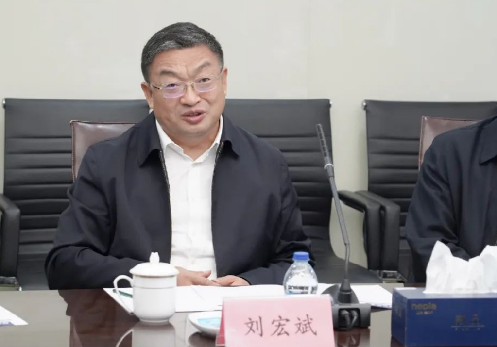 中石化高級(jí)副總裁劉宏斌一行益臨神開(kāi)參觀(guān)考察(圖3)